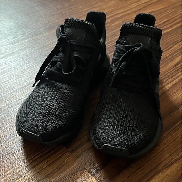 Adidas Black Swift Run Shoes - Picture 3 of 7